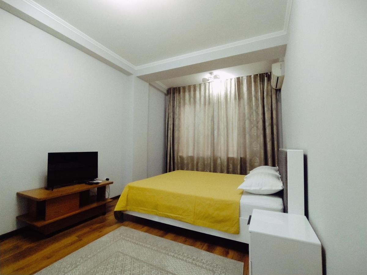 Aura On Turusbekova Street 124 Appartement Bisjkek Buitenkant foto